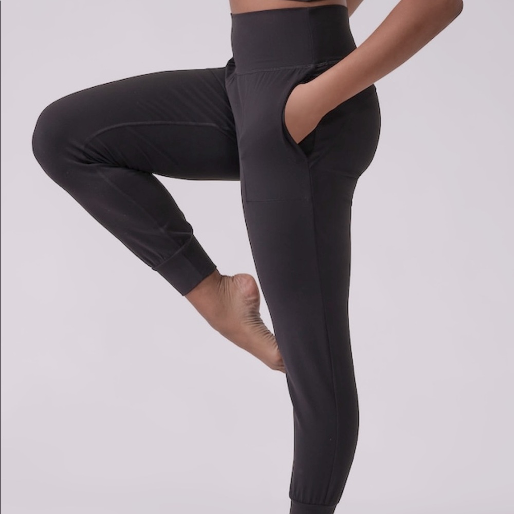 Athleta Salutation Jogger Pants